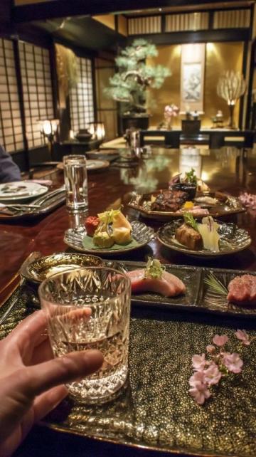 盼望已久，慕名前來就是為了吃那口已經申遺成功的美食！