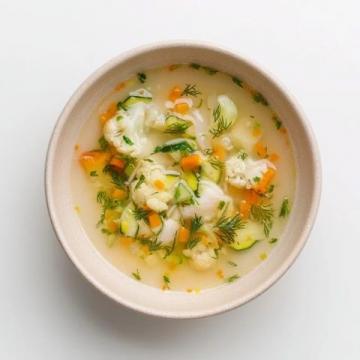 白菜豆腐三鮮湯：簡(jiǎn)單營(yíng)養(yǎng)，全家適宜的養(yǎng)生佳品