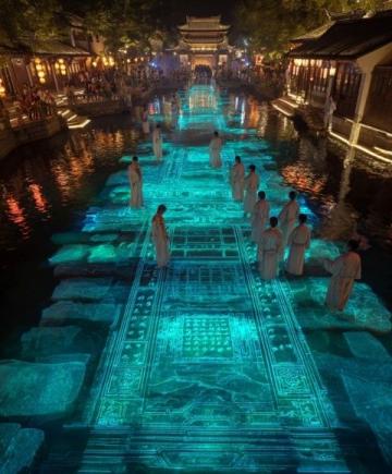春節后廣東潮州古城燈光秀依舊火爆，夜游賞燈品嘗美食愜意十足！