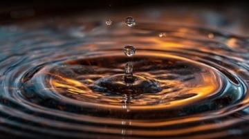 雨水帶來涼爽天氣,適合外出逛街