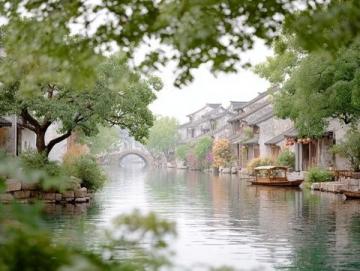 烏鎮(zhèn)，這座擁有千年歷史的江南古鎮(zhèn)，宛如一顆璀璨的明珠，散發(fā)著迷人的魅力