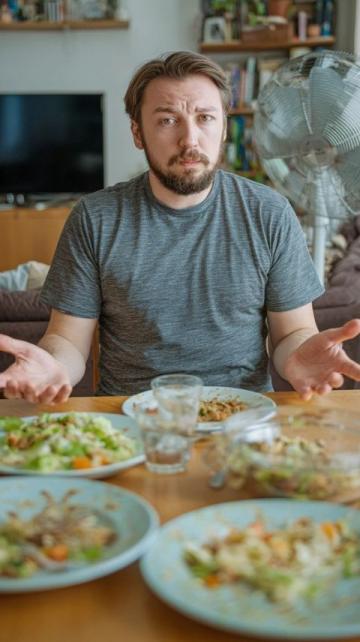 你家來客人是出去吃還是自己做我家里來客人了，一般是出去吃