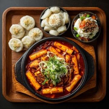 
陵川特色美食大盤點：石頭炒蛋、黨參燉雞、黑山羊火鍋等風(fēng)味佳肴