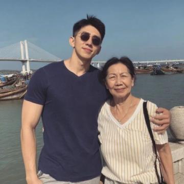李大姐喜迎婆婆89歲壽辰，攜夫返鄉探親孝心滿滿
