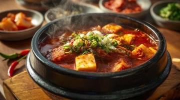 如何制作營(yíng)養(yǎng)美味的魚頭豆腐湯?步驟詳解