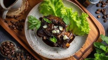 **潮汕風(fēng)味｜蒜蓉五香排骨一口酥香，喚醒味蕾的極致盛宴**