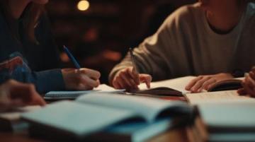 英語專業(yè)四級備考攻略及最新延考通知解讀