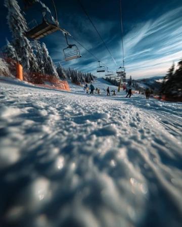 金佛山雪場開放，暢享滑雪樂趣，冬日旅游勝地不容錯過！