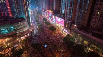 暴擊出圈！云海廣場直達地鐵，千人打卡地標，粵菜館子超推薦！