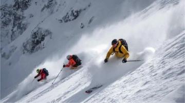 金佛山雪場開放，暢享滑雪樂趣，冬日旅游勝地不容錯過！