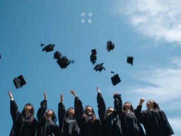 2007年,一理科生,高考成績492,當時四川二本線475,超過二本線17分