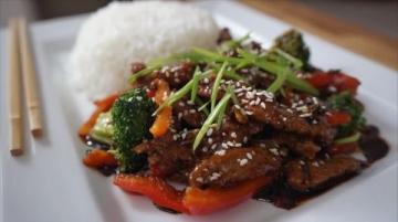 一周不重樣的工作日午餐推薦：牛肉炒青椒配酸爽蝦滑