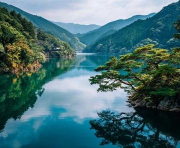 成都周邊熱門景區(qū)推薦：九寨溝、青城山、天臺山等自然風(fēng)光和文化古跡