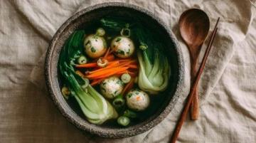 白菜豆腐三鮮湯：簡(jiǎn)單營(yíng)養(yǎng)，全家適宜的養(yǎng)生佳品