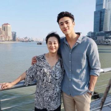 高以翔戀愛僅一步之遙寫真集文字分享之一：他的美食情緣