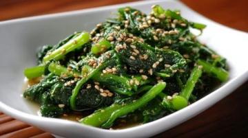 西瓜翠衣炒青豆：清新爽口的夏日家常菜譜
