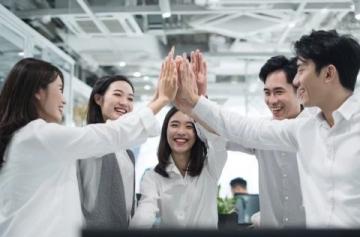 如何在上海定制一場難忘的室內(nèi)年會與團隊建設(shè)活動？