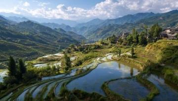 云南彌勒之旅：慢生活、美食探索與夢幻景區(qū)探秘