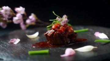 追尋傳統(tǒng)美食，體驗濃郁的年節(jié)氣息