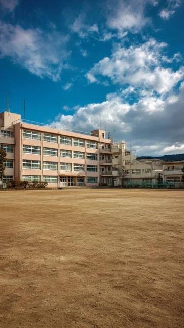 老六中變臉漯河小學解放路校區，鐵東片區的家長看好這塊金字招牌？7月13日