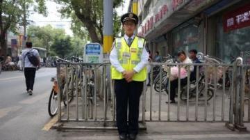烏魯木齊這條街,3小時內胖了3斤！
