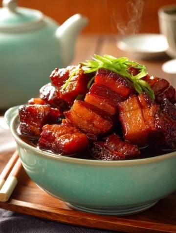 絕妙美味體驗:這款鹵制豬頭肉,外酥里嫩,香氣撲鼻,一次品嘗永難忘!