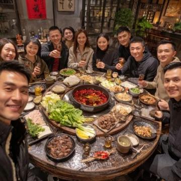重慶魚火鍋加盟：八味鍋創(chuàng)新融合滋補藥材的獨特美食體驗