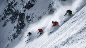 金佛山雪場開放，暢享滑雪樂趣，冬日旅游勝地不容錯過！