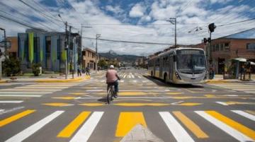 盤州市紅果城區(qū)新增公交線路:連接勝境街道辦石腦上壩,助力鄉(xiāng)村振興與城市互動(dòng)