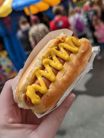 五一假期美食探店：路邊小吃新體驗