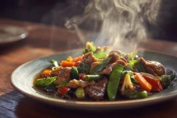 家常燜茄子：豬肉與小白菜的完美結合