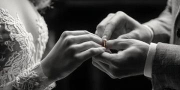 婚姻內省：揭秘夫妻內心世界與情感裂痕