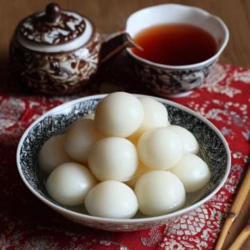 自制蓮子桂圓紅棗湯，溫暖又滋補(bǔ)的秘密武器