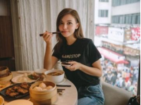 雙流機場美食探秘：肉沫干拌面與雞雜湯面的味蕾之旅