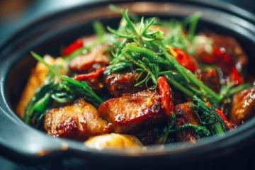 百色市的特色美食豐富多樣,以下是一些具有代表性的美食