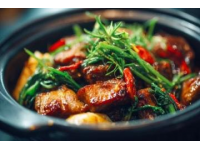 百色市的特色美食豐富多樣，以下是一些具有代表性的美食