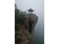 探索仙華山巔夜宿金華柏麗：夢幻旅程中的寧靜優雅