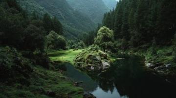 成都周邊熱門景區攻略:自然風光和人文景觀。