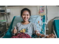 18歲少女逆境抗癌：用微笑面對生命大考