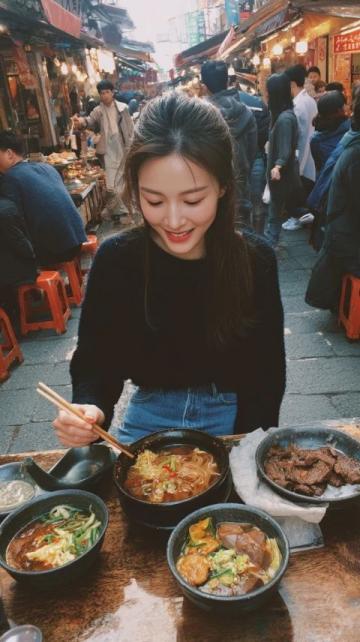 千萬粉絲美食博主嗚啦啦探訪洛寧，意義何在？