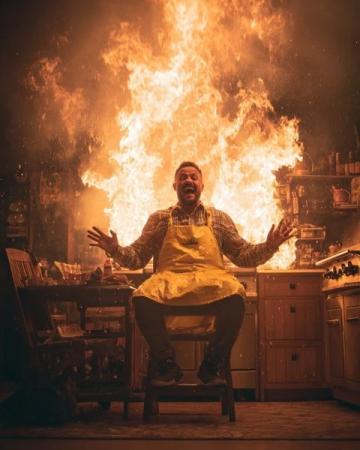 為什么中國人炒菜，西方人不用？美國教授：中國人活在原始社會！