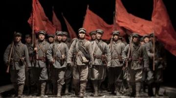 南昌八一廣場莊嚴升旗儀式：歷史與榮耀的交匯點