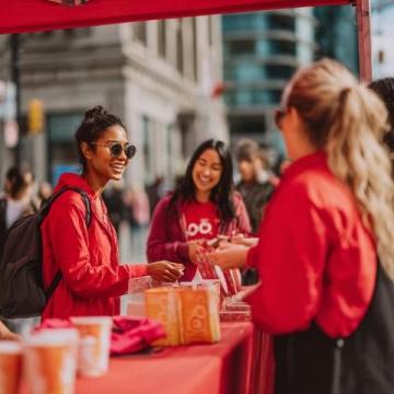 城市美食節(jié)火爆！各式小吃成群結(jié)隊(duì)吸引大眾