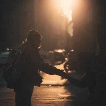 每天一個心理學知識｜互惠規范：在善意與回報之間，了解人的本性和社會規則