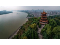 五一小長假首日：世界各地游客齊聚重慶，體驗(yàn)魁星樓、李子壩的獨(dú)特魅力與美食文化