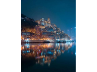 五一假期第一天，重慶這座充滿活力的城市成為了社交媒體的焦點(diǎn)。