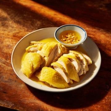 清遠雞：名揚四海的走地雞、麻雞、陽山雞，獨特的地理環境與養殖方法造就佳肴