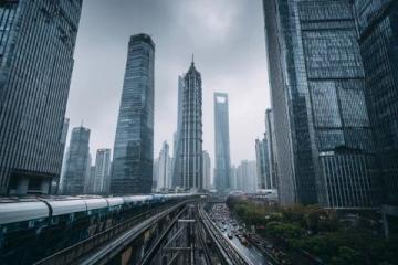 來重慶吃個輕軌再走吧！