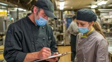 揭秘！如何在餐飲行業(yè)立足？關(guān)鍵就這3點！