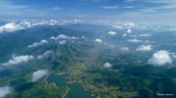 云端之上：梅州客家鄉(xiāng)土的夢(mèng)幻美景